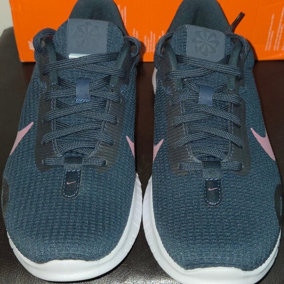Nike Women's Flex Experience RN 12 Running Sneaker BNWB Size W - 9 / M - 7.5 - Picture 4 of 10